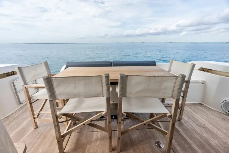 Slide: The Image of Ferretti 800 2018 - 35
