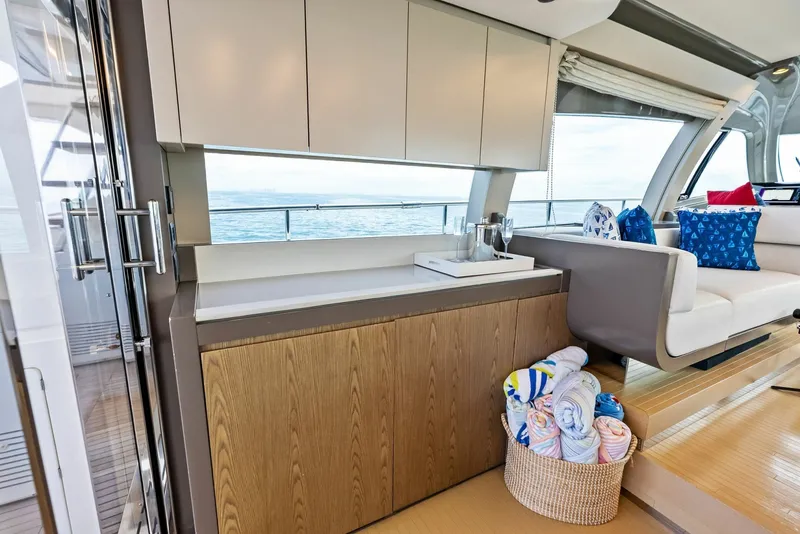 Slide: The Image of Ferretti 800 2018 - 39