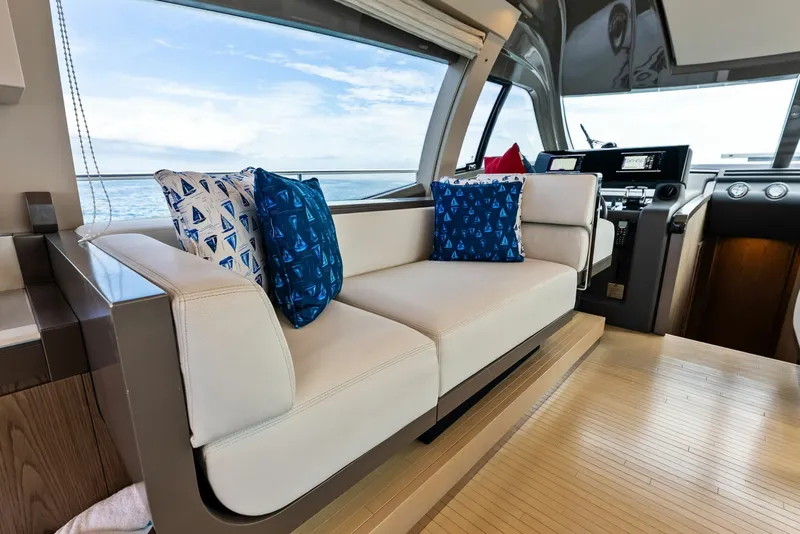 Slide: The Image of Ferretti 800 2018 - 44