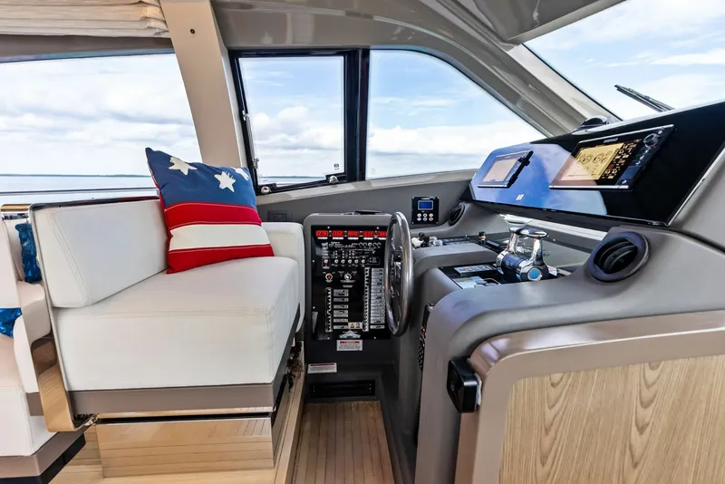 Slide: The Image of Ferretti 800 2018 - 47