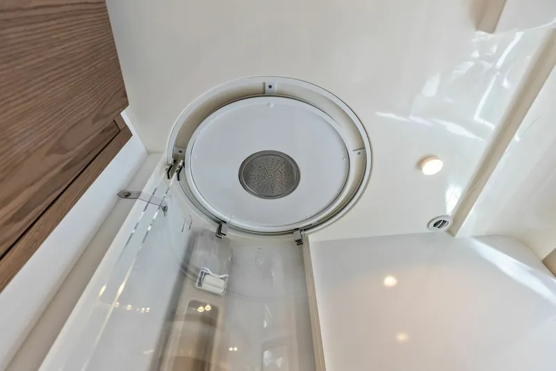 Slide: The Image of Ferretti 800 2018 - 58