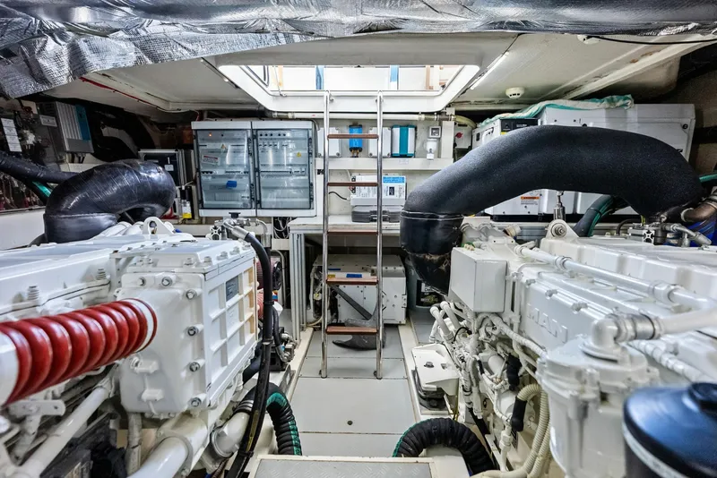 Slide: The Image of Ferretti 800 2018 - 67