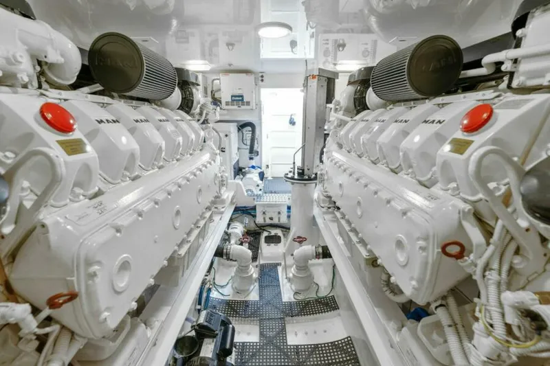 Slide: The Image of Viking 55 Convertible 2016 - 44