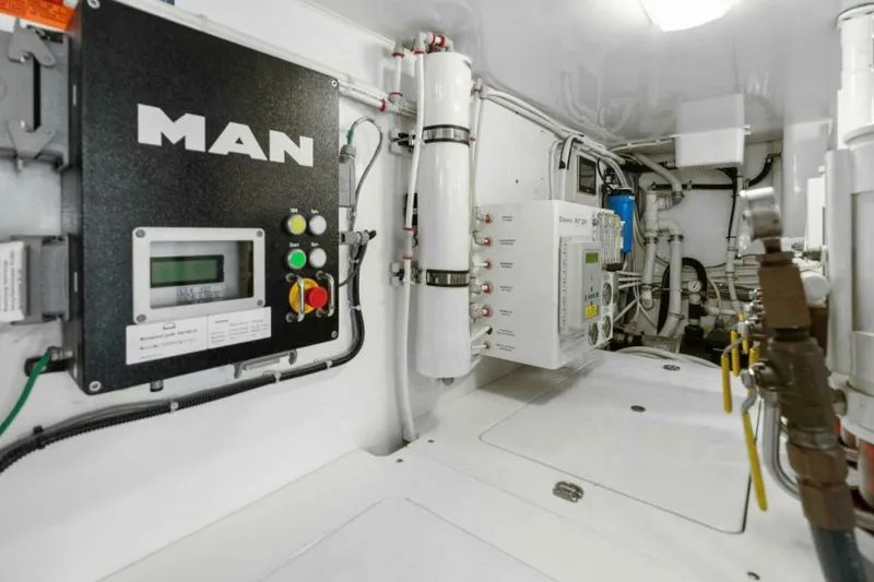 Slide: The Image of Viking 55 Convertible 2016 - 48