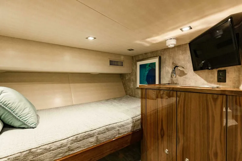 Slide: The Image of Viking 72 Enclosed Bridge 2020 - 30