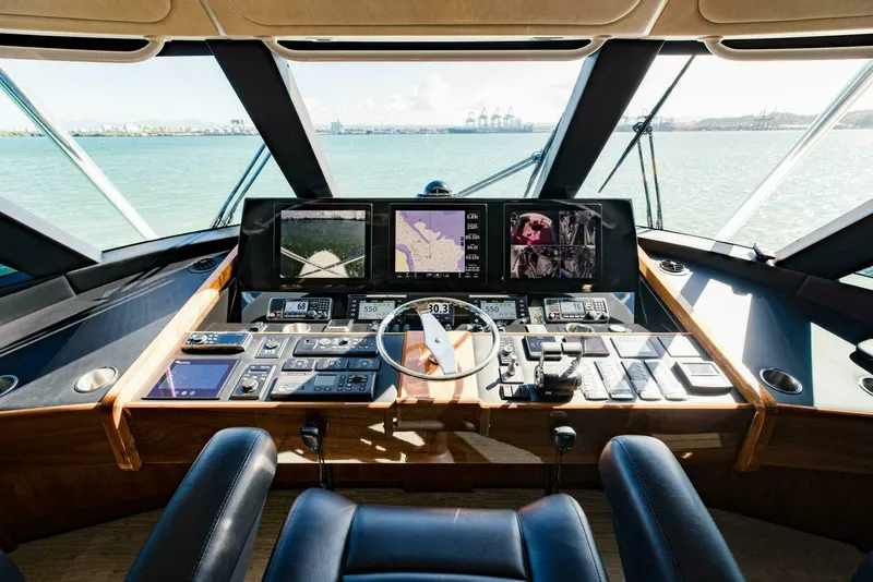 Slide: The Image of Viking 72 Enclosed Bridge 2020 - 49