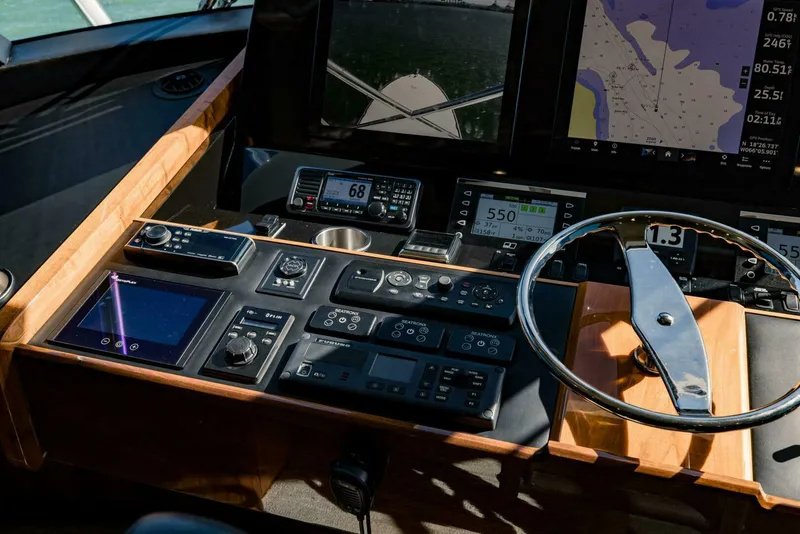 Slide: The Image of Viking 72 Enclosed Bridge 2020 - 50