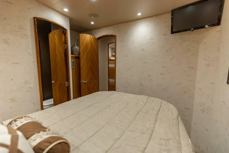 Slide: The Image of Viking 76 Convertible 2013 - 40