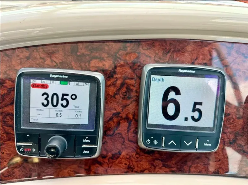 Slide: The Image of Sea Ray 460 Sundancer 2000 - 29