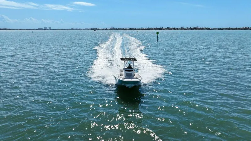 Slide: The Image of Boston Whaler 210 Dauntless 2016 - 14