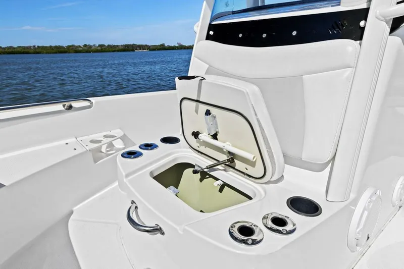 Slide: The Image of Boston Whaler 210 Dauntless 2016 - 17