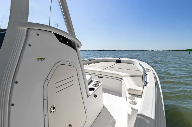 Slide: The Image of Boston Whaler 210 Dauntless 2016 - 18