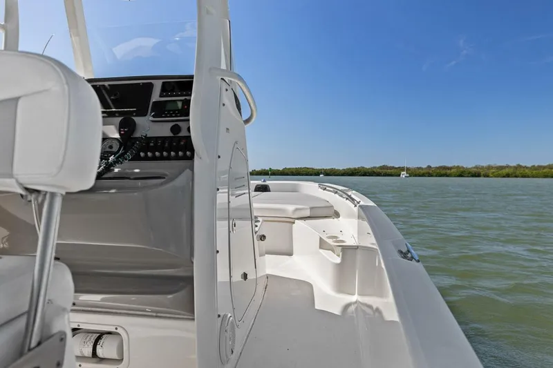 Slide: The Image of Boston Whaler 210 Dauntless 2016 - 25