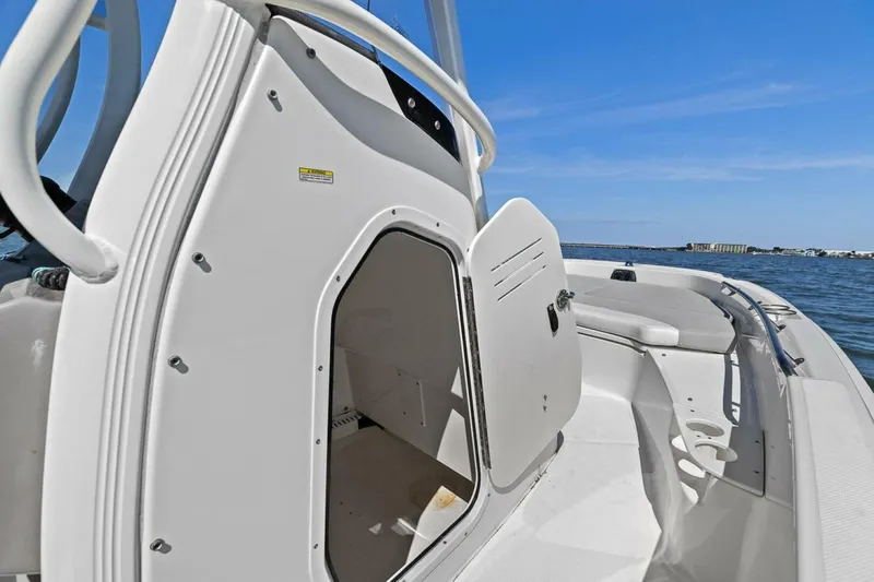 Slide: The Image of Boston Whaler 210 Dauntless 2016 - 27