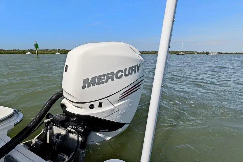 Slide: The Image of Boston Whaler 210 Dauntless 2016 - 5
