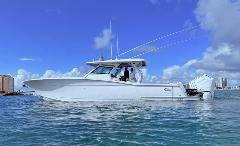 Slide: The Image of Scout 400 LXF 2024 - 15