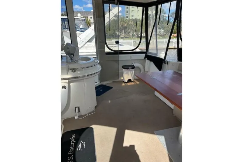Slide: The Image of Carver Yachts 466 Motor Yacht 2004 - 10