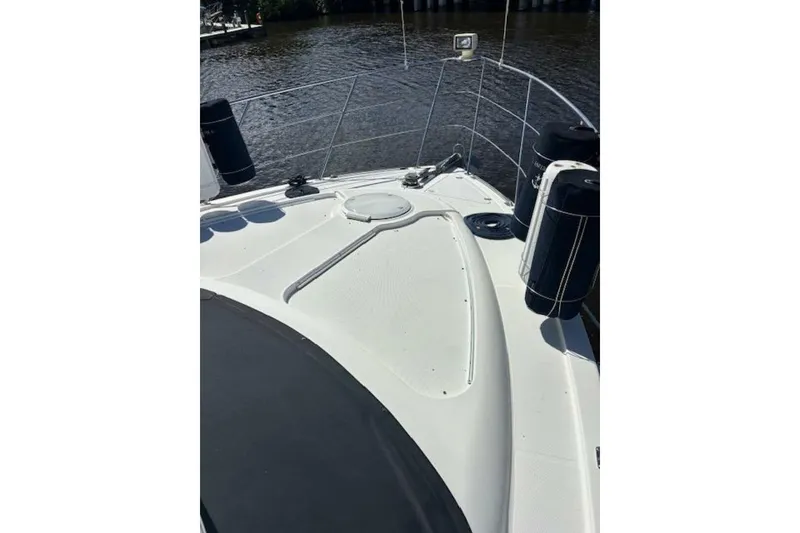 Slide: The Image of Carver Yachts 466 Motor Yacht 2004 - 23