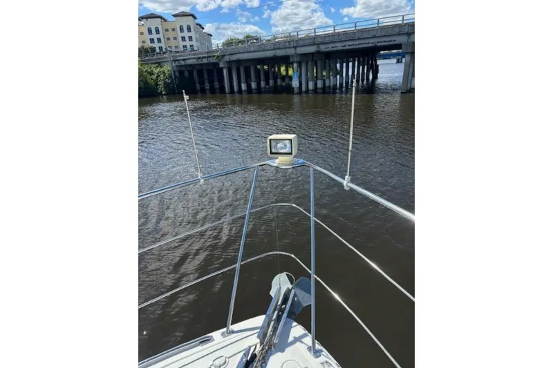 Slide: The Image of Carver Yachts 466 Motor Yacht 2004 - 24