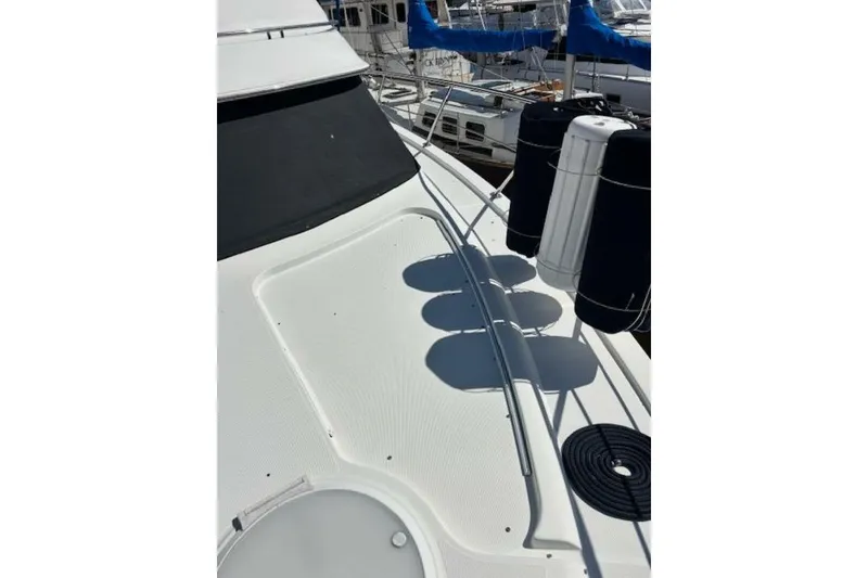 Slide: The Image of Carver Yachts 466 Motor Yacht 2004 - 26