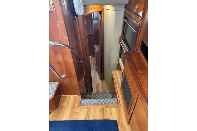 Slide: The Image of Carver Yachts 466 Motor Yacht 2004 - 39