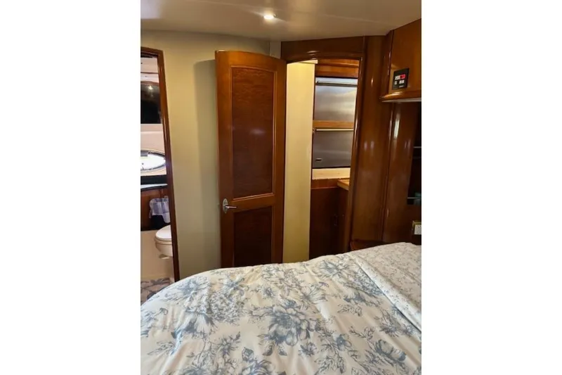 Slide: The Image of Carver Yachts 466 Motor Yacht 2004 - 44
