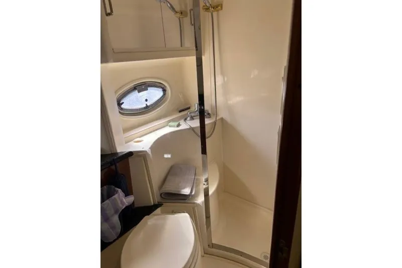 Slide: The Image of Carver Yachts 466 Motor Yacht 2004 - 45