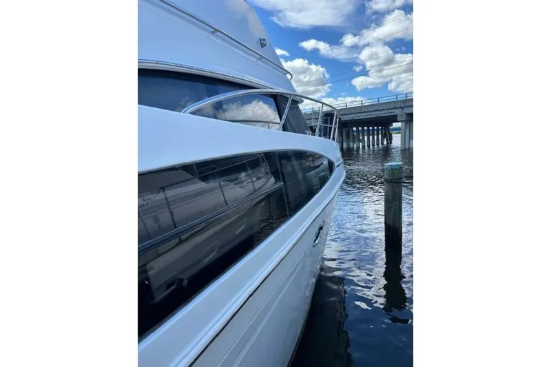 Slide: The Image of Carver Yachts 466 Motor Yacht 2004 - 5