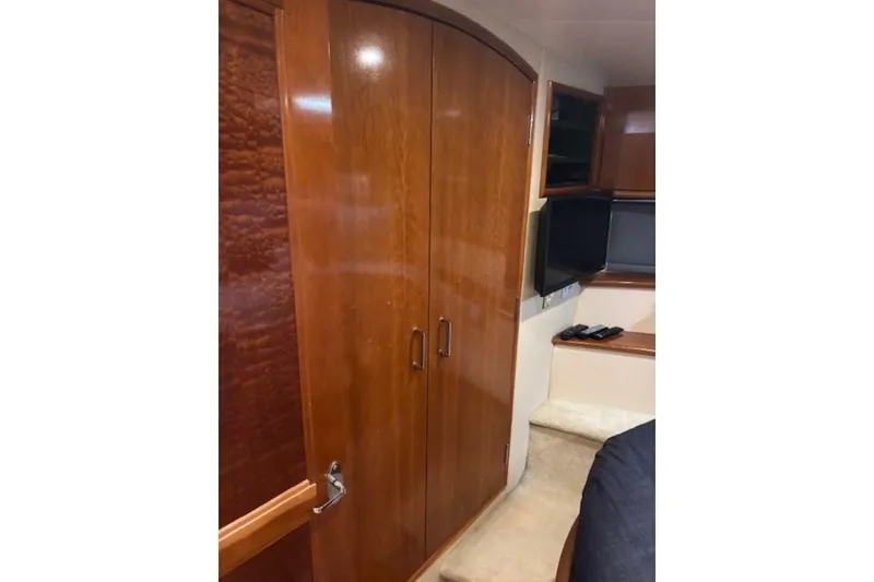 Slide: The Image of Carver Yachts 466 Motor Yacht 2004 - 67
