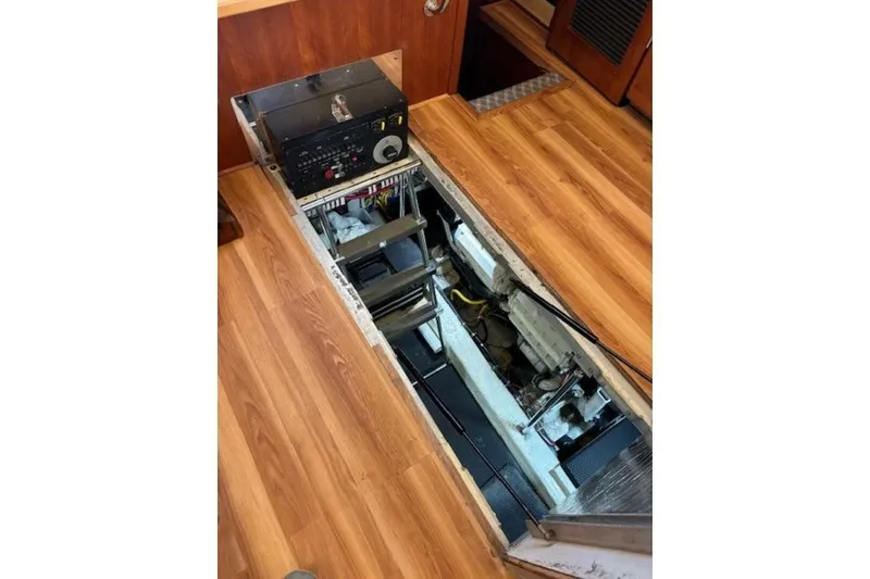 Slide: The Image of Carver Yachts 466 Motor Yacht 2004 - 72
