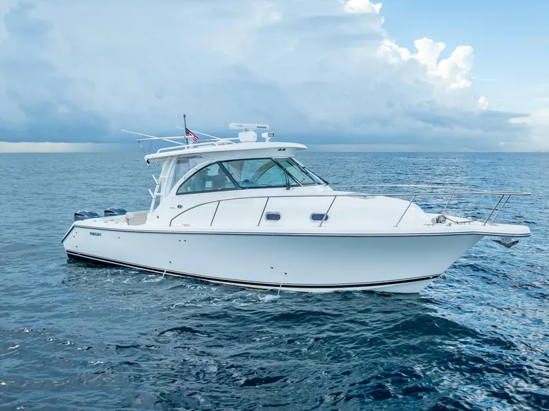 The Image of Pursuit S345 Offshore 2011 - 0