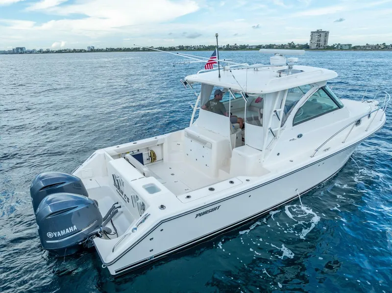 Slide: The Image of Pursuit S345 Offshore 2011 - 13