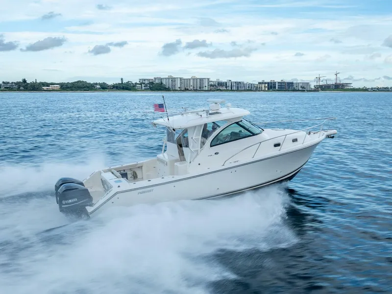 Slide: The Image of Pursuit S345 Offshore 2011 - 14