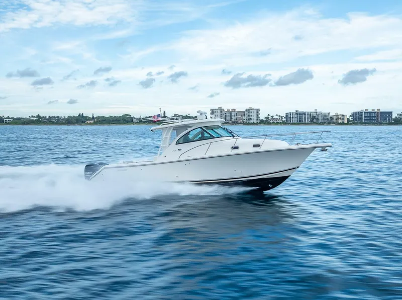 Slide: The Image of Pursuit S345 Offshore 2011 - 16