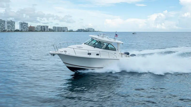 Slide: The Image of Pursuit S345 Offshore 2011 - 22