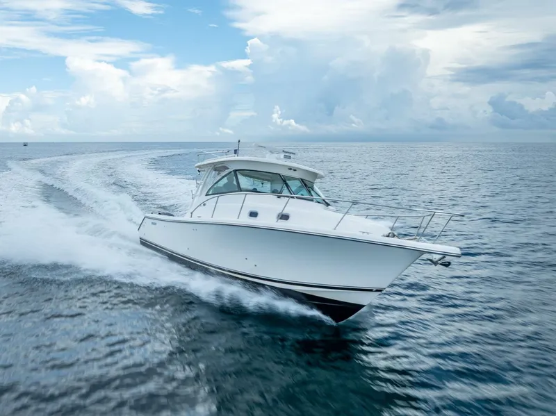 Slide: The Image of Pursuit S345 Offshore 2011 - 25