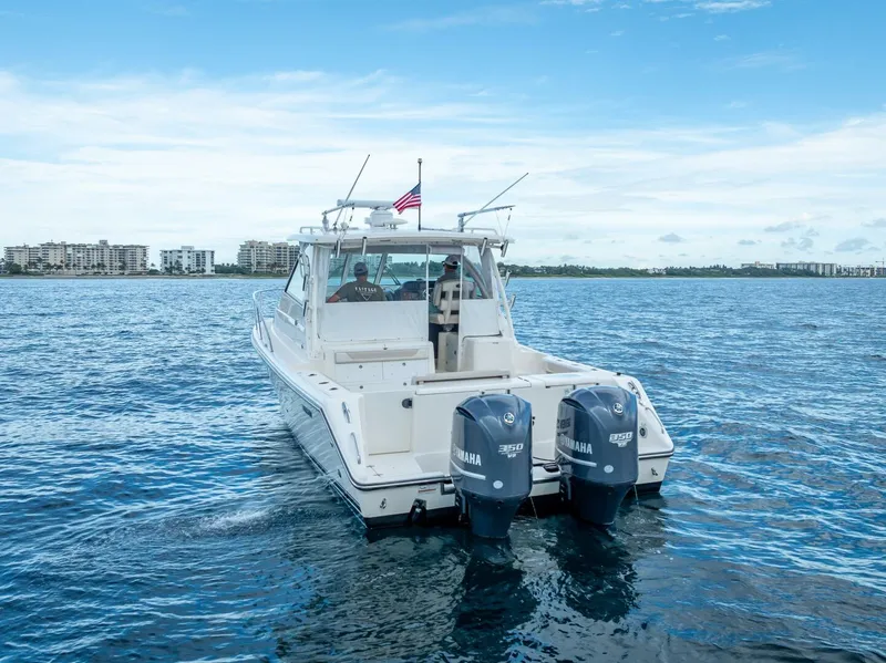 Slide: The Image of Pursuit S345 Offshore 2011 - 3