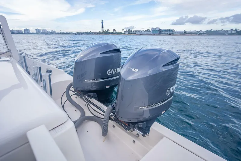 Slide: The Image of Pursuit S345 Offshore 2011 - 35