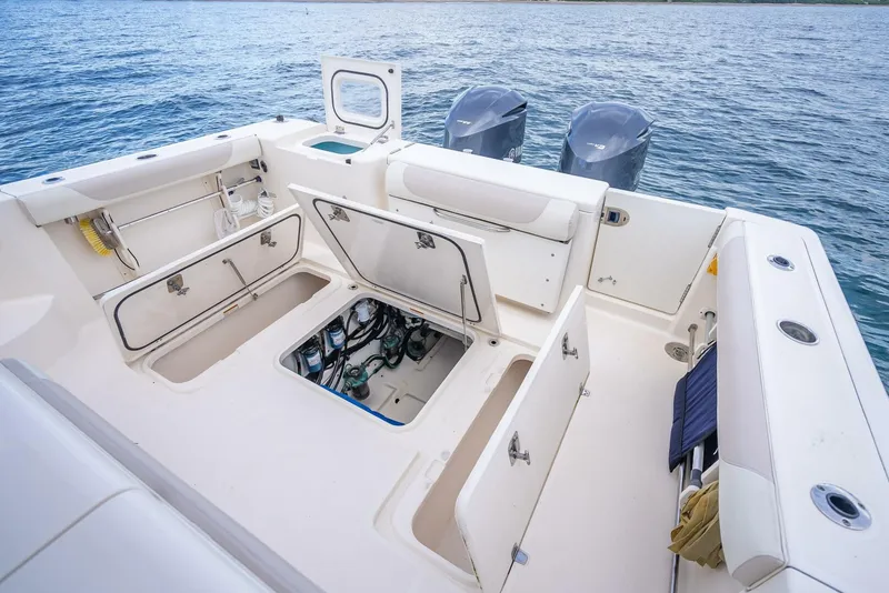 Slide: The Image of Pursuit S345 Offshore 2011 - 36