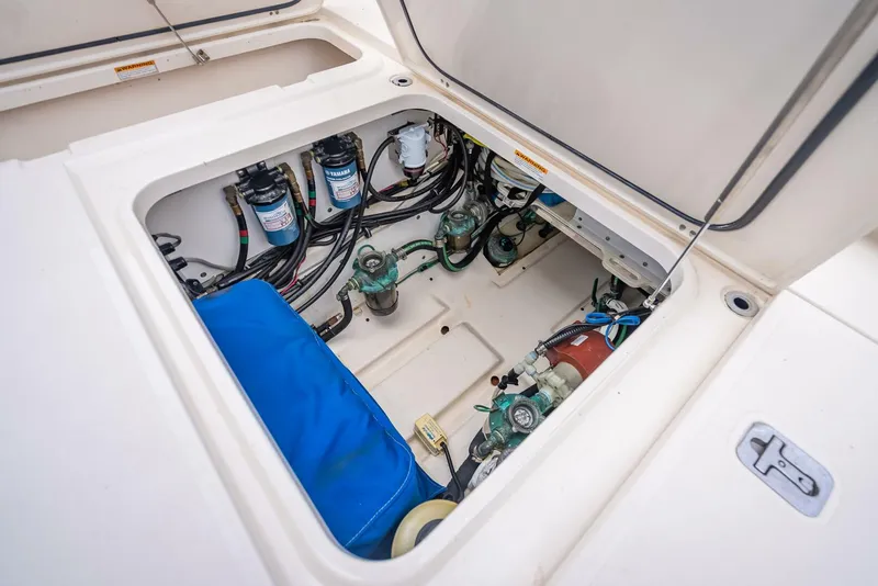 Slide: The Image of Pursuit S345 Offshore 2011 - 37