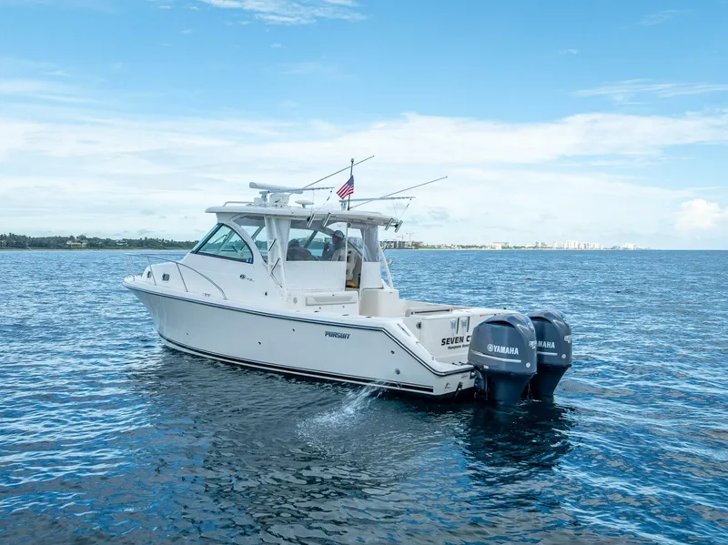 Slide: The Image of Pursuit S345 Offshore 2011 - 4