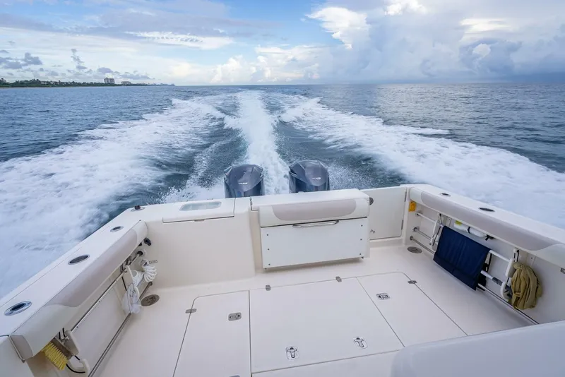 Slide: The Image of Pursuit S345 Offshore 2011 - 41