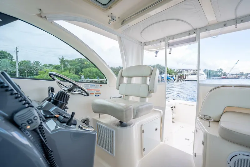 Slide: The Image of Pursuit S345 Offshore 2011 - 49