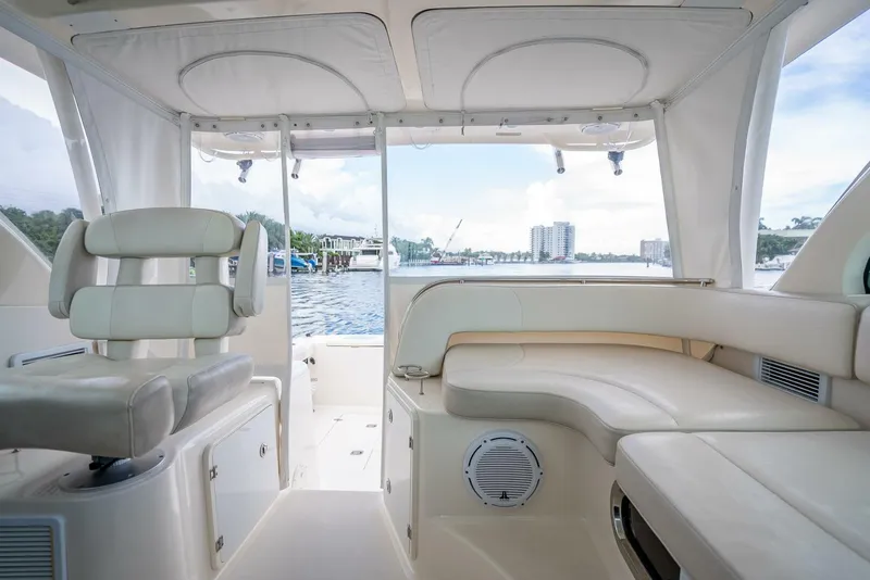Slide: The Image of Pursuit S345 Offshore 2011 - 50