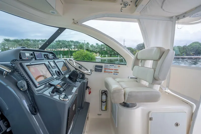 Slide: The Image of Pursuit S345 Offshore 2011 - 53