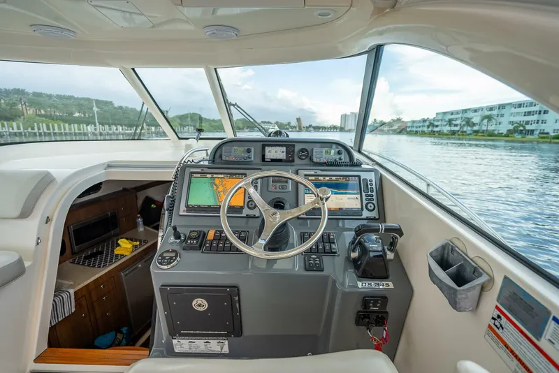 Slide: The Image of Pursuit S345 Offshore 2011 - 58