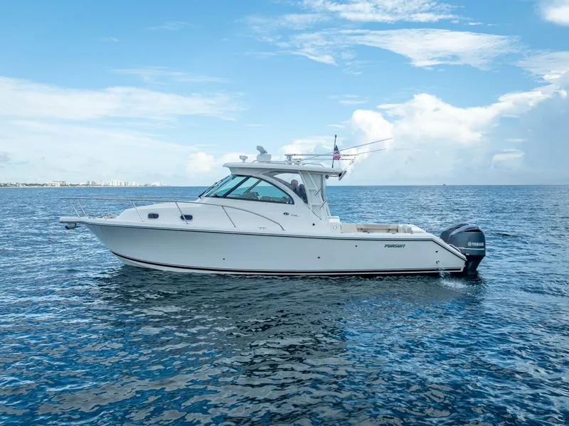 Slide: The Image of Pursuit S345 Offshore 2011 - 6