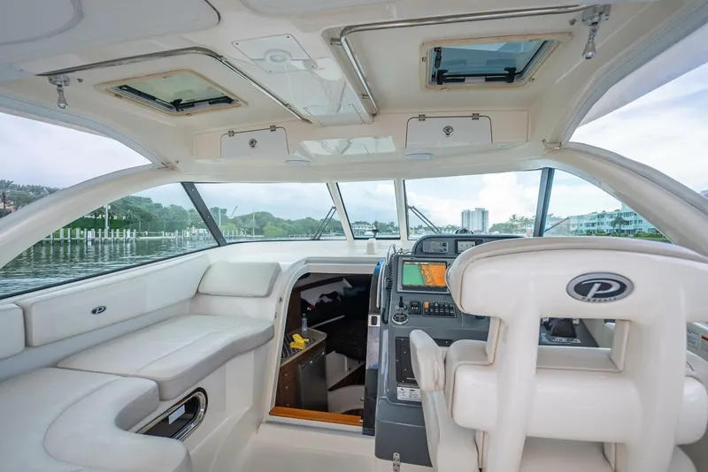 Slide: The Image of Pursuit S345 Offshore 2011 - 62