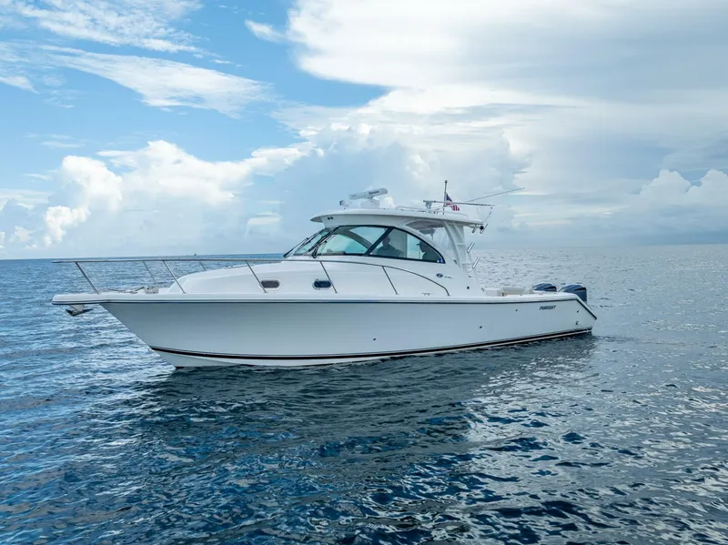 Slide: The Image of Pursuit S345 Offshore 2011 - 7