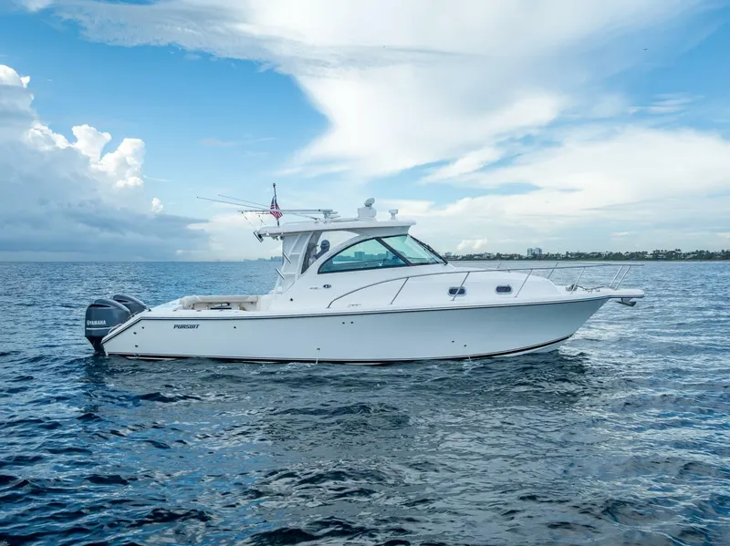 Slide: The Image of Pursuit S345 Offshore 2011 - 8